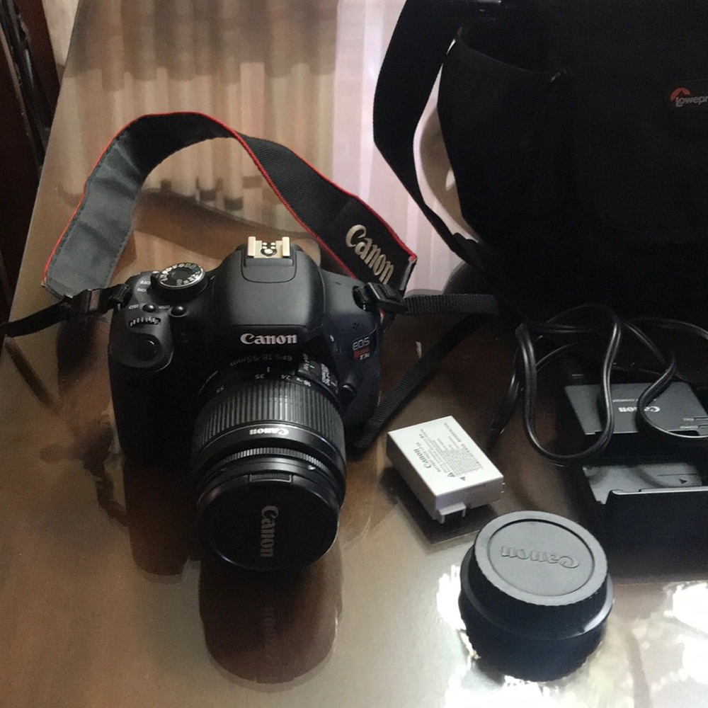 Canon EOS rebel T3i EFS18-55 mm